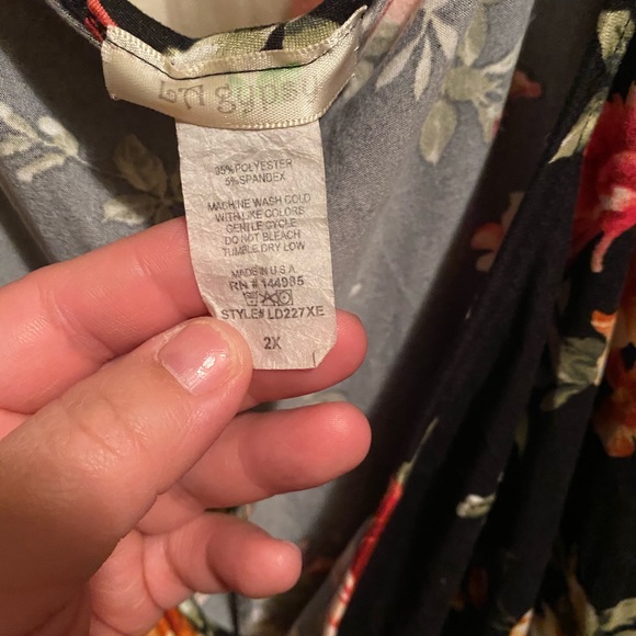 Cold shoulder/off shoulder top - Picture 3 of 3